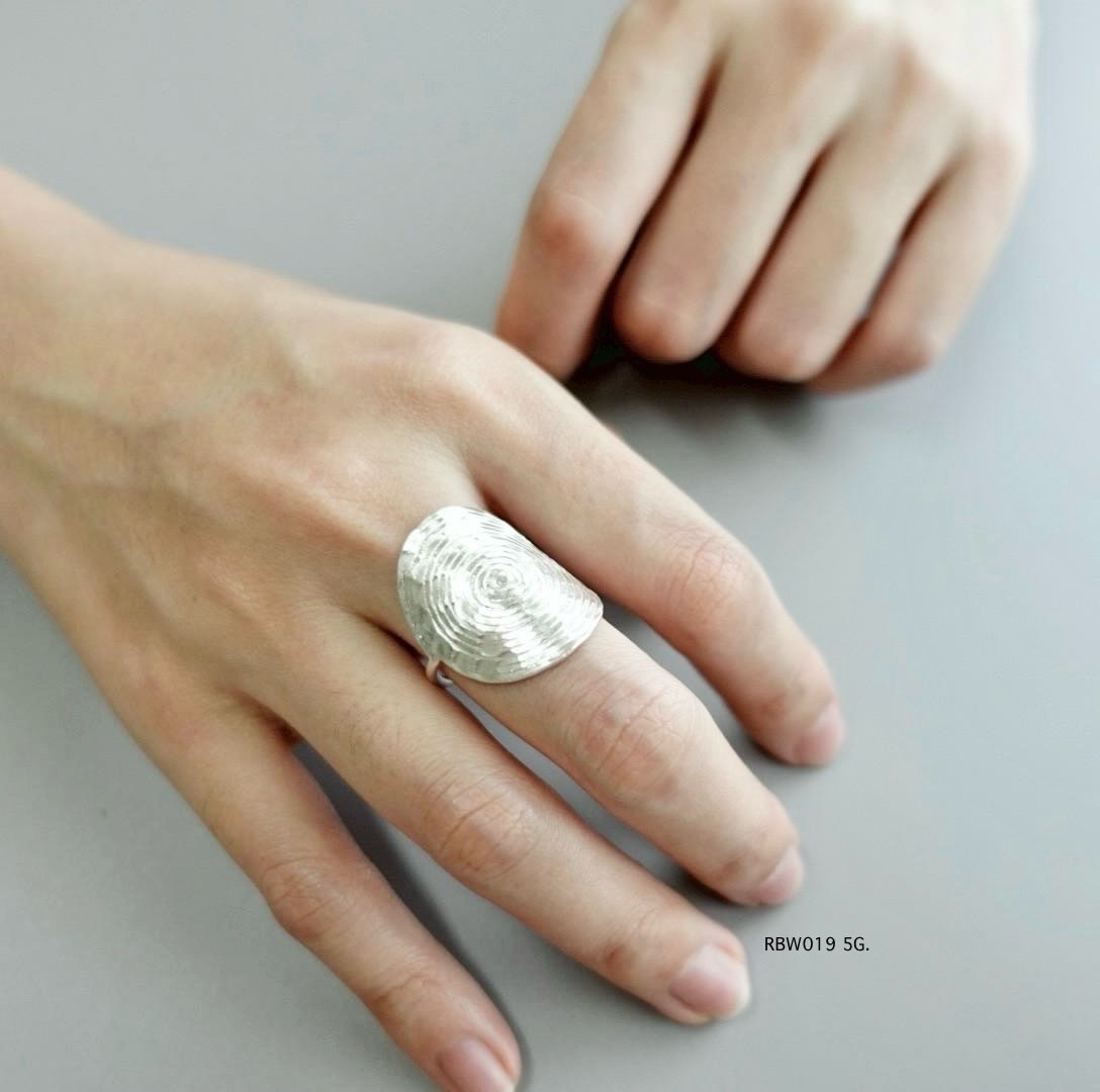 Silver ring. Inspired by Chiang Mai, crafted by tradition.