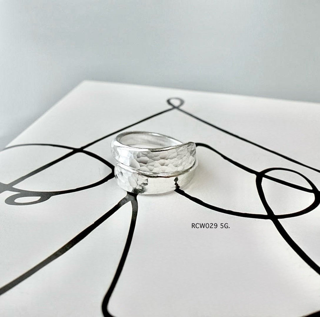 Silver ring. Embrace the artistry of the hill tribes.