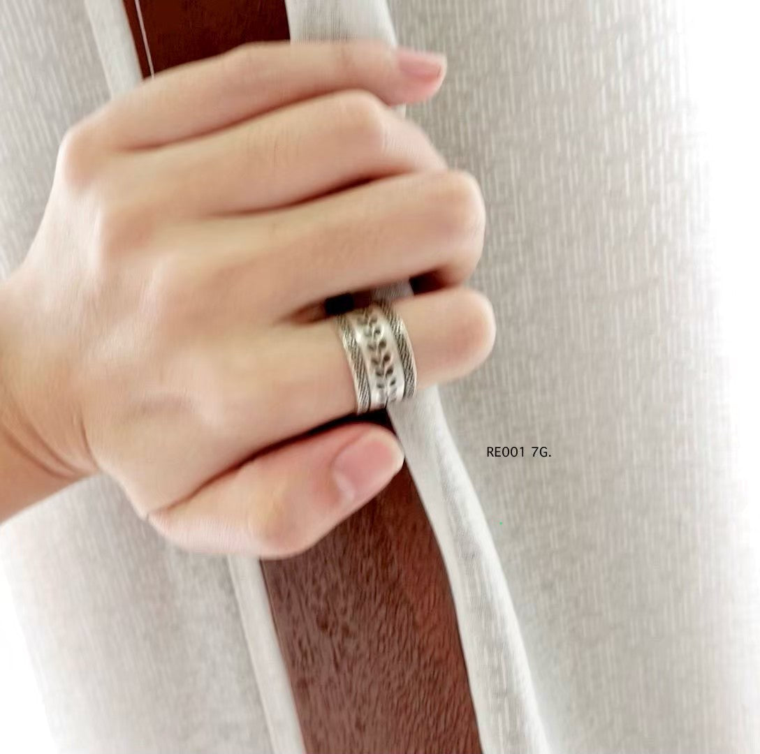 Silver ring. Silver forged by tradition.