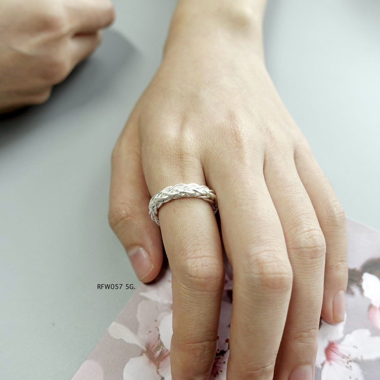 Silver ring. Simplicity carved by tradition.