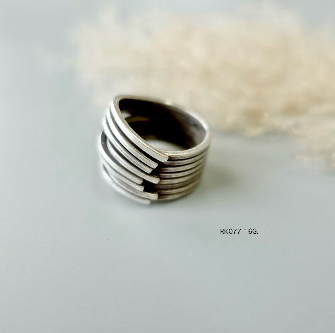 Handmade by hill tribe artisans, inspired by the earth. Silver ring.