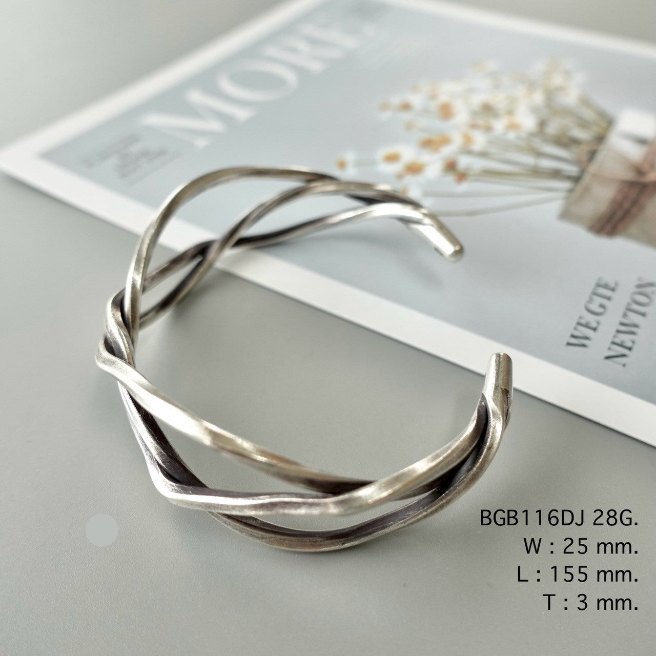 Craft meets class in this bangle.