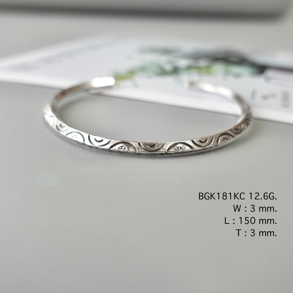 A bangle made for forever.