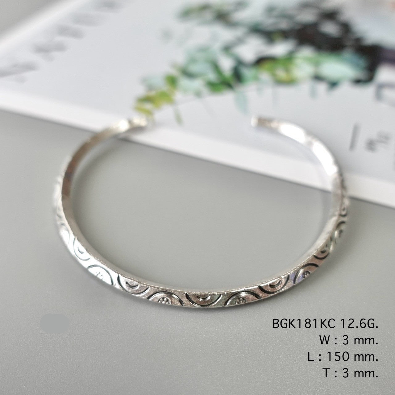 A bangle made for forever.