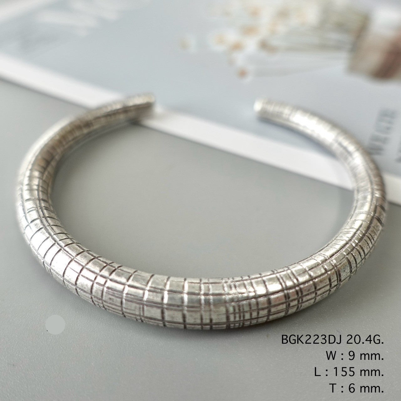 One bangle. Endless charm.