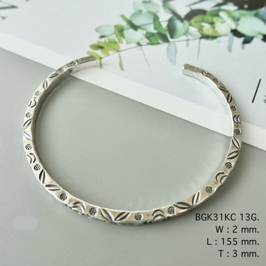 From silver to bangle — made by hand.
