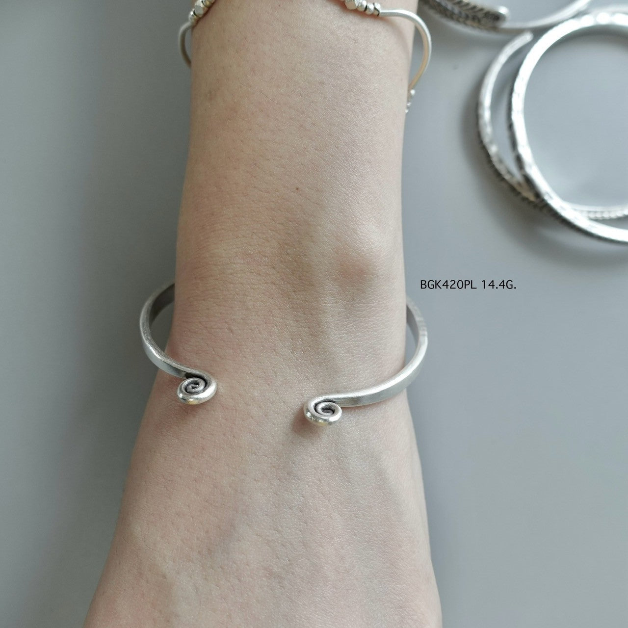 A timeless bangle for modern hearts.