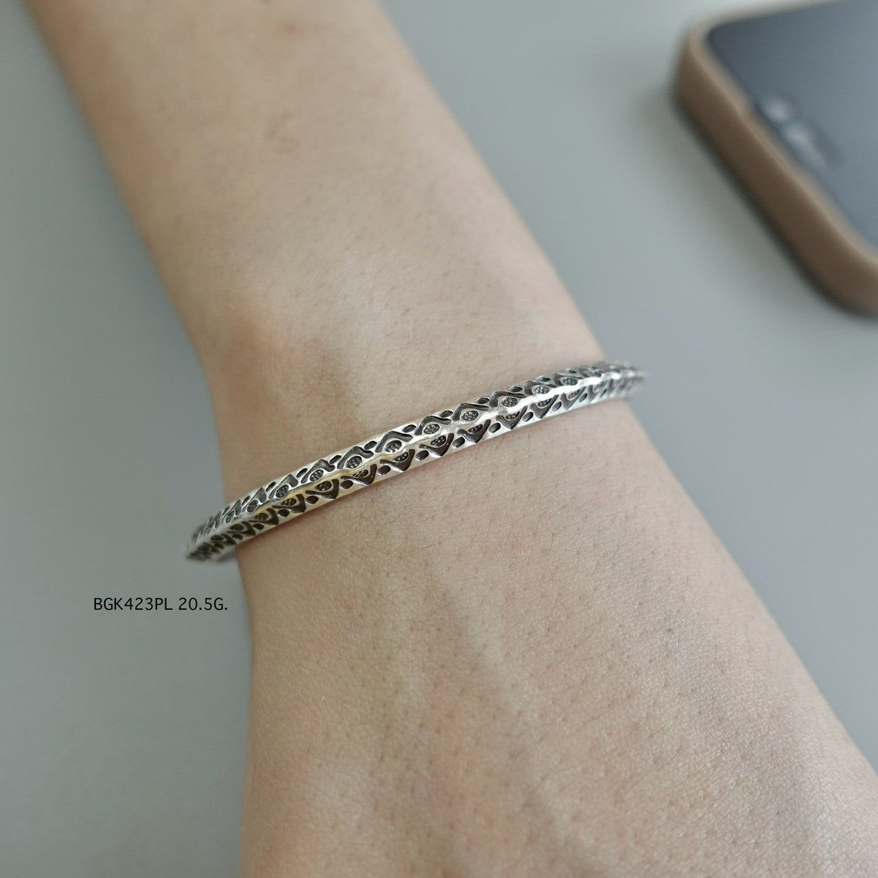 Gentle shine, bold spirit — bangle love.