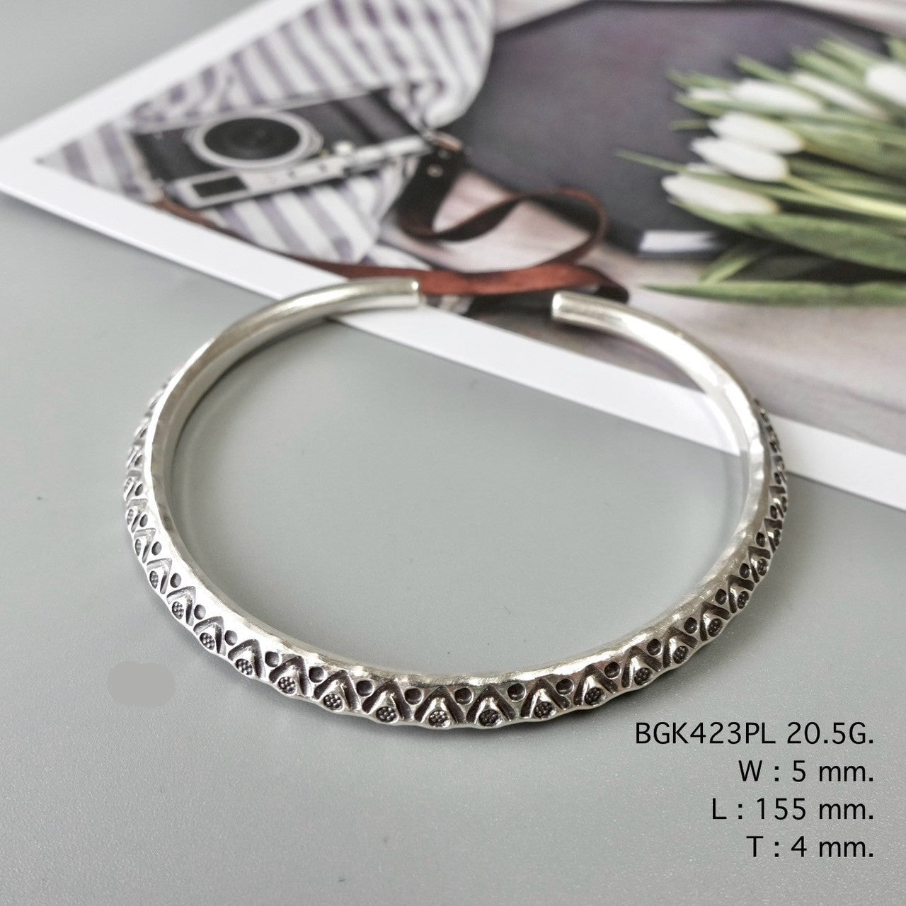Gentle shine, bold spirit — bangle love.